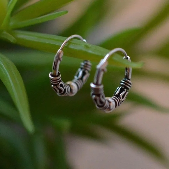 🎉 NEW‼️ STERLING SILVER BALI BALL SLEEPER EARRINGS ‼️ - Picture 3 of 5